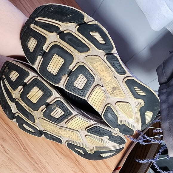 HOKA One One  Black and White Running Shoes Size 10 - Picture 9 of 9